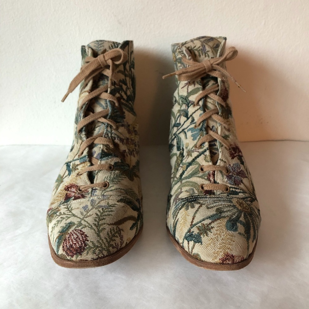 Vintage 80’s London Tapestry Boots